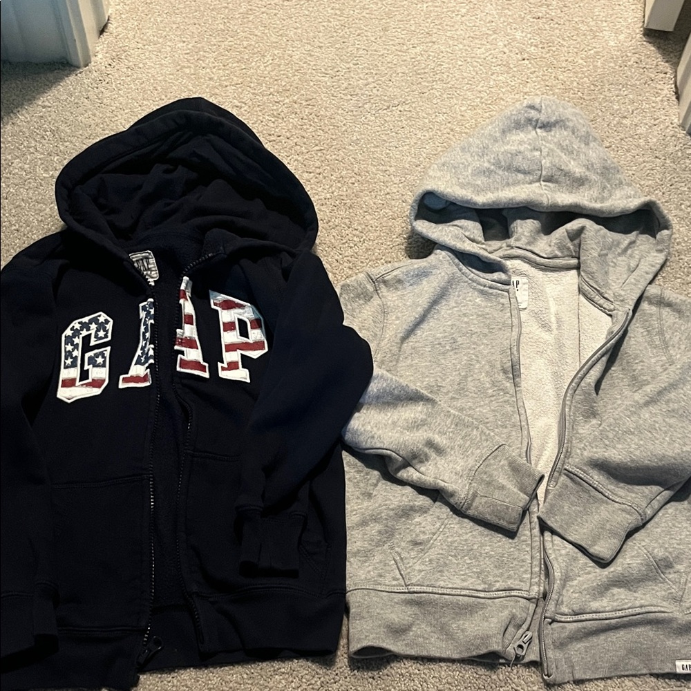 Lot of 2 GAP Kids small s 6/7 Navy and Light Gray Hoodies Preowned zipper zip up